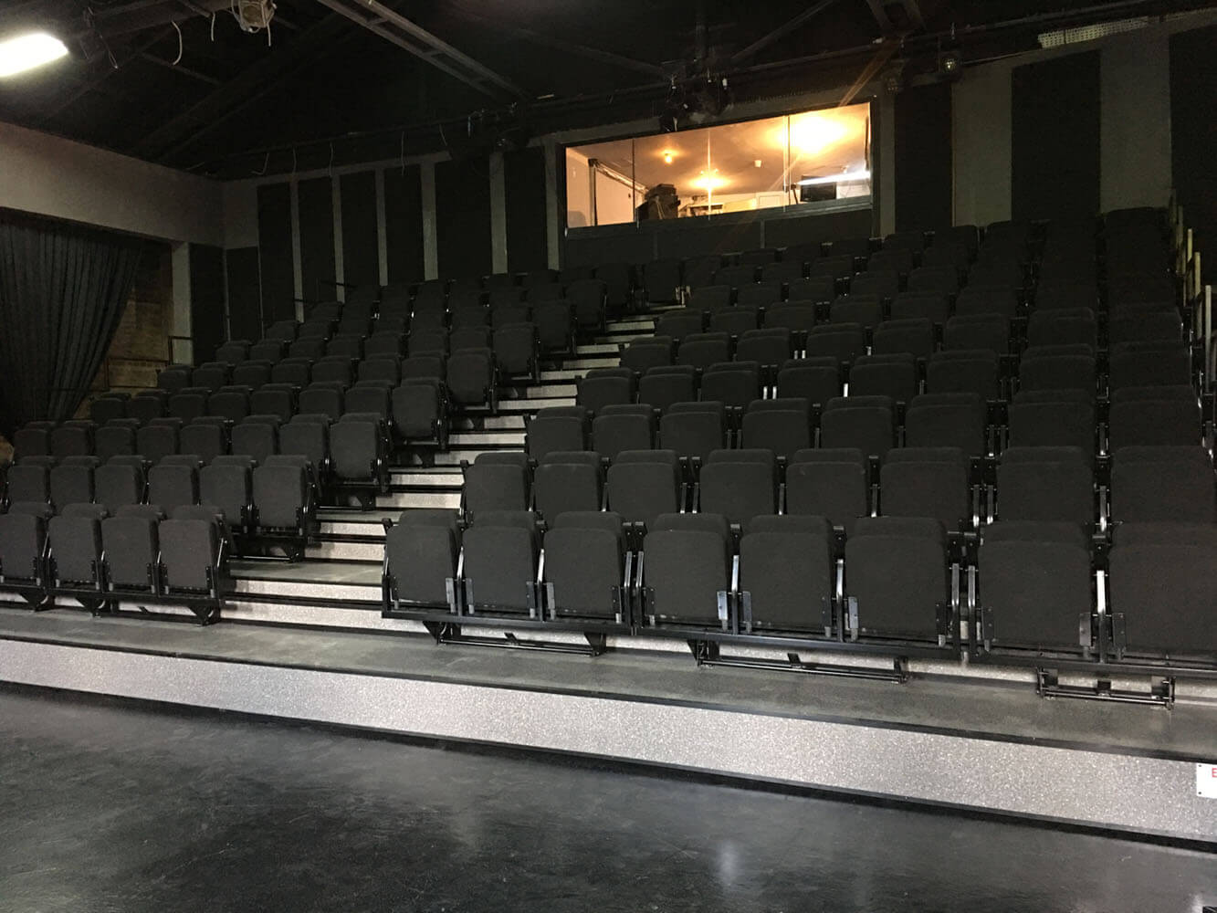 kiralik_teleskopik_tribun_portatif_estribun_tribunimalati_teleskopiktribunimalati_telskopiktribunyapimi_tribunyapimi_tiribun_kiraliktribun (a2) (1).JPG